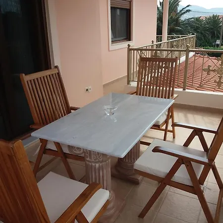 Anavissos Apartment *